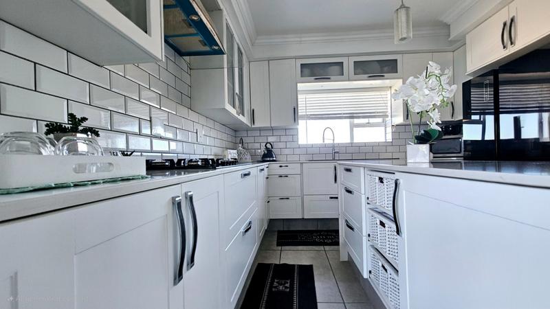 4 Bedroom Property for Sale in Dana Bay Western Cape